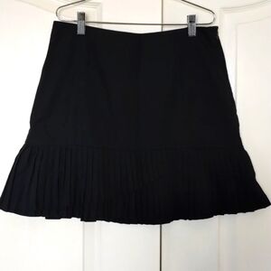Banana Republic cotton blend  black pleated mini skirt size 6 zipper side